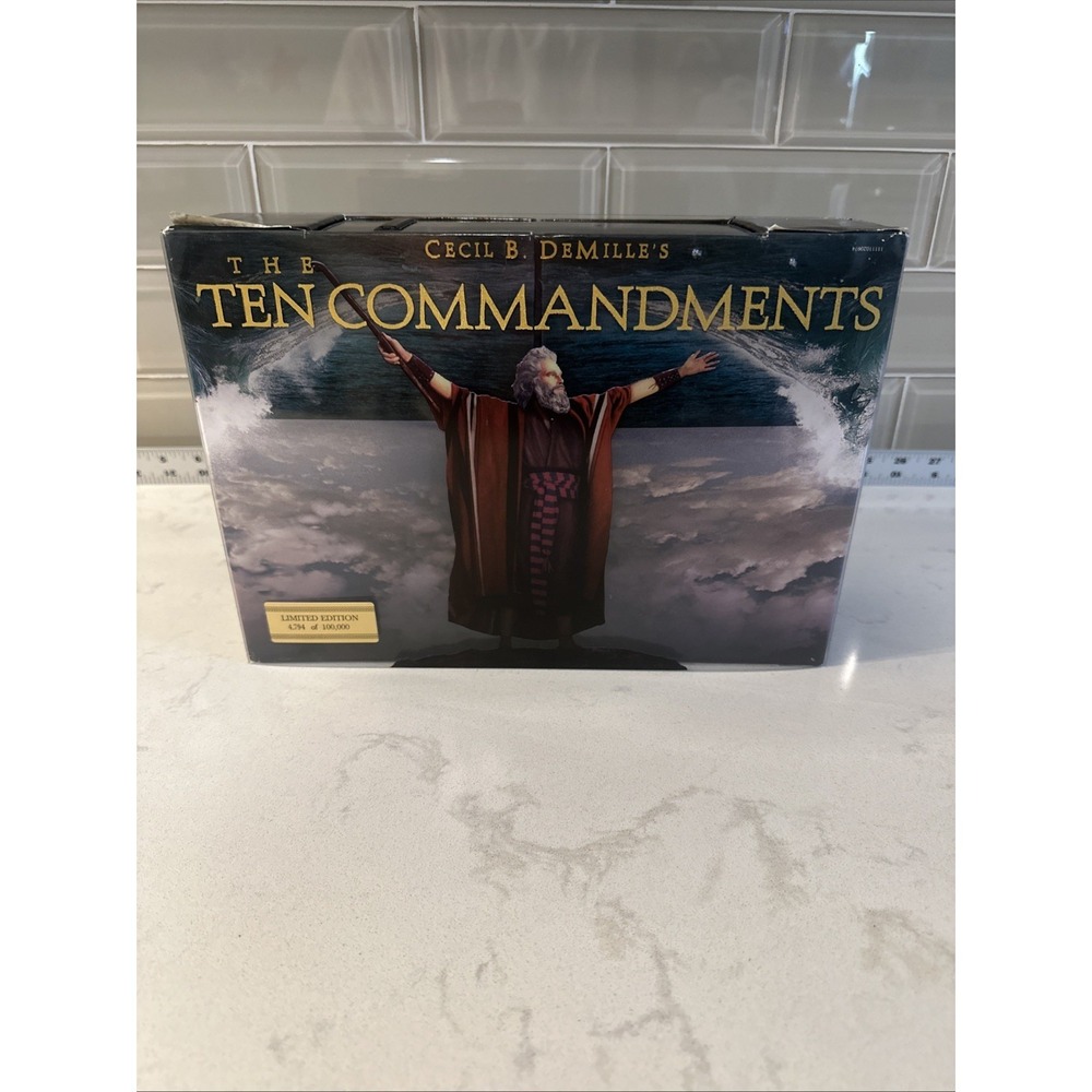 The Ten Commandments Cecil B DeMille (Blu-ray/DVD, 2011, 4-Disc Set,Book, Papers